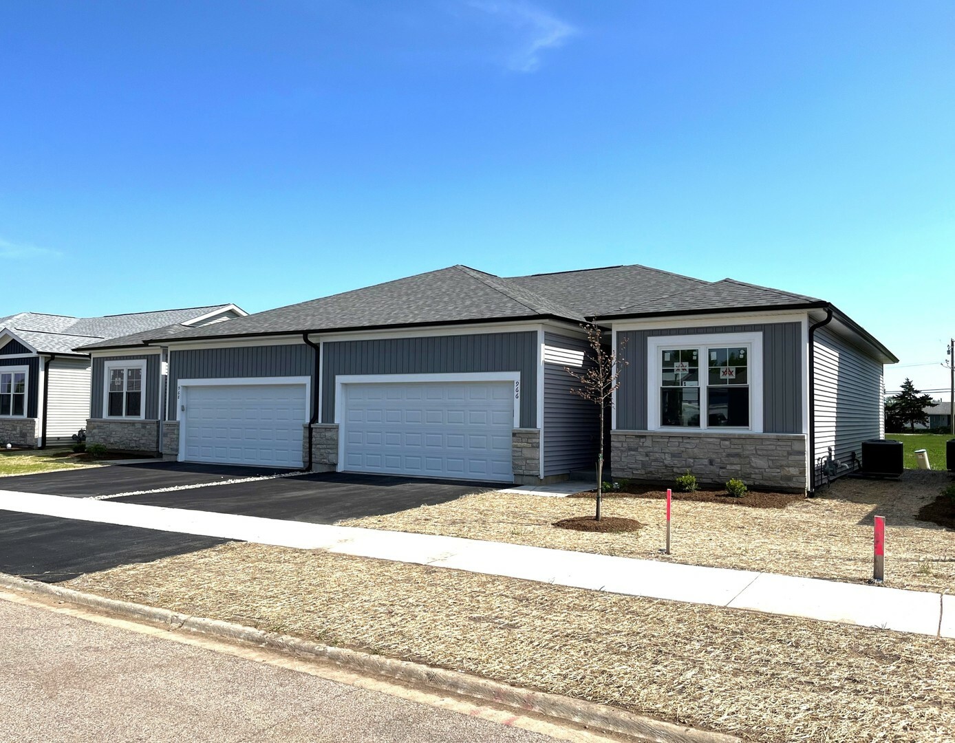 Property Photo: 954 Partridge Circle IL 60152