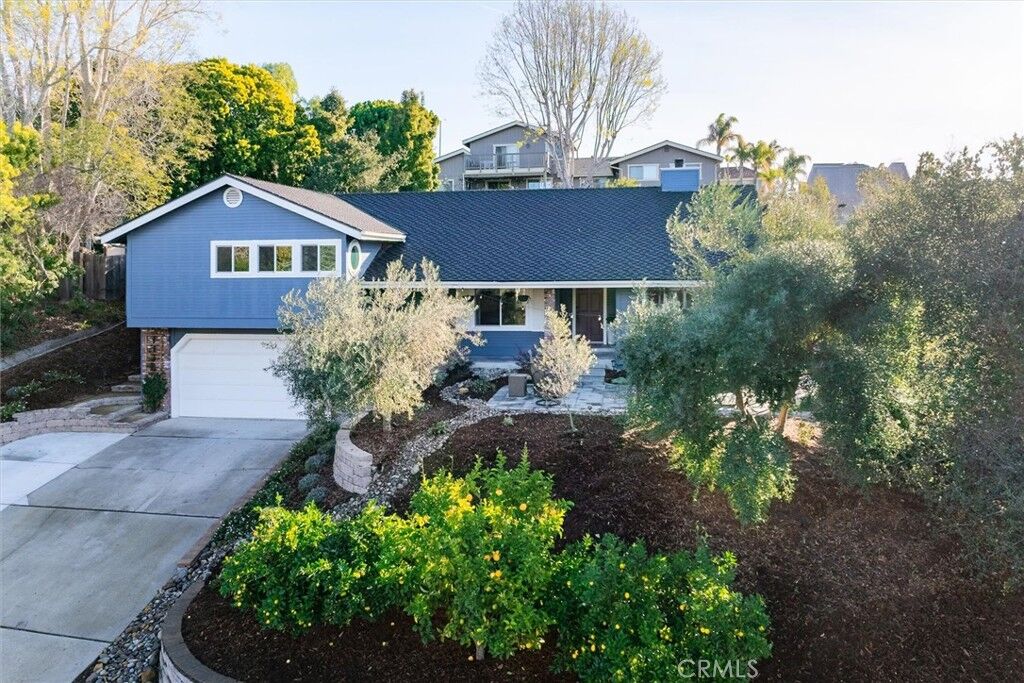 Property Photo:  445 Cobre Place  CA 93420 