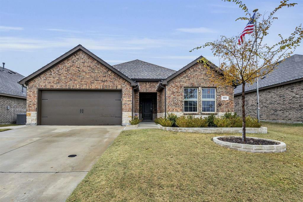 Property Photo:  902 Honey Maple Street  TX 75407 