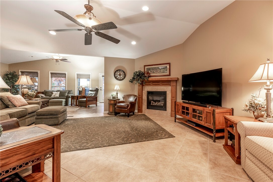 Property Photo:  1 Portland Circle  AR 72714 