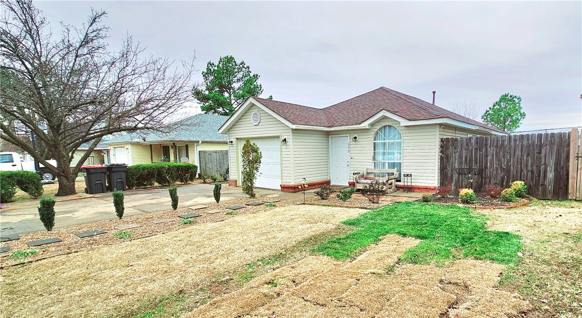 Property Photo:  898 Tamarack Street  AR 72764 