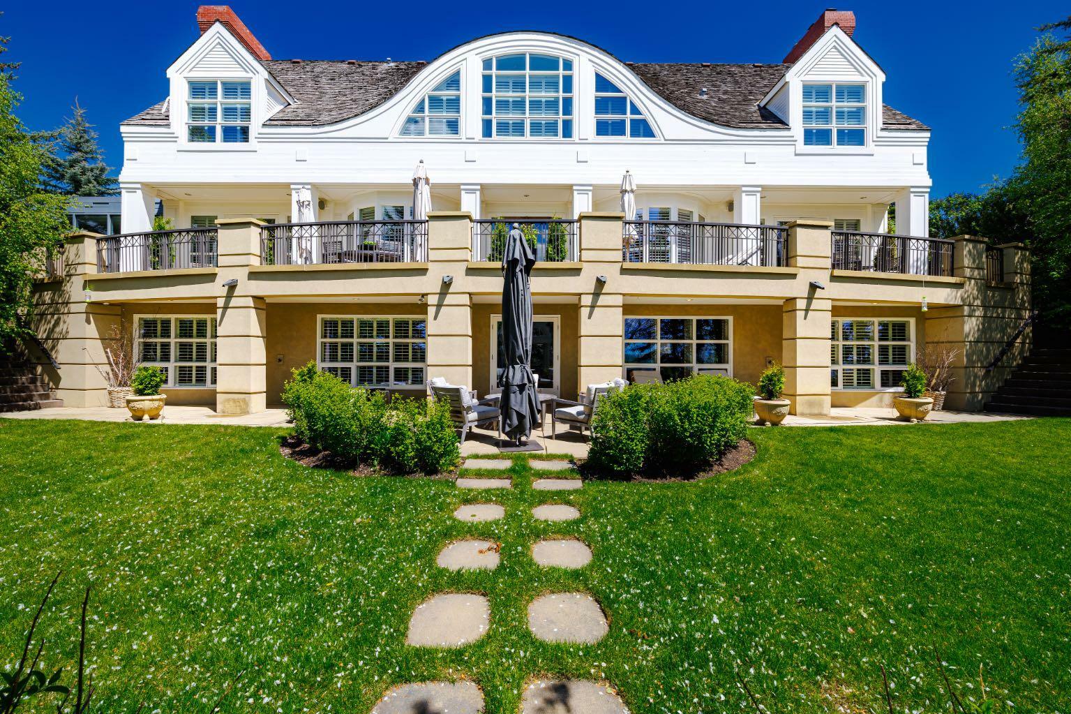 Property Photo: 3050 Signal Hill Drive SW AB T3H 2X7