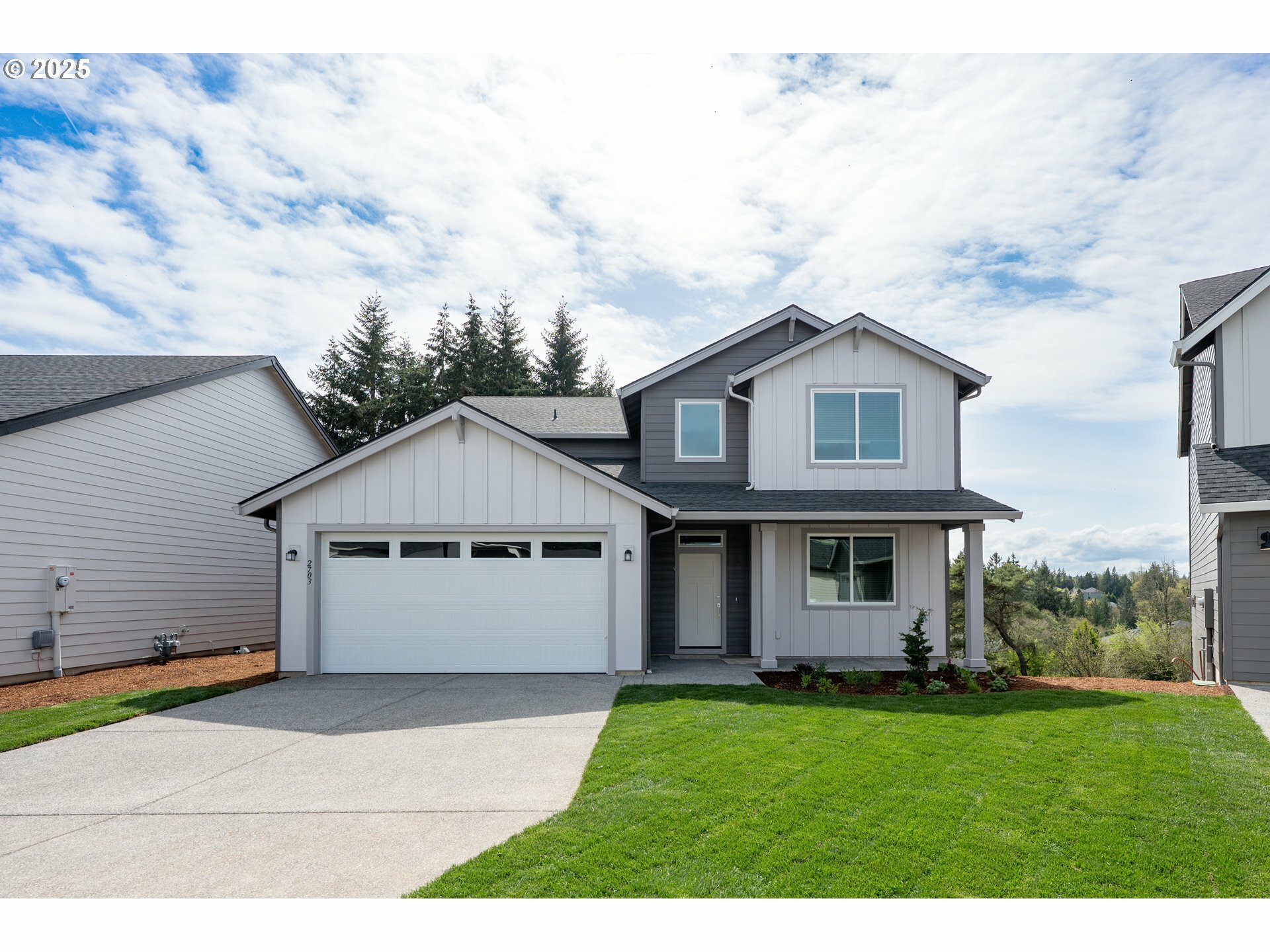 Property Photo: 2703 S 9th Way WA 98642