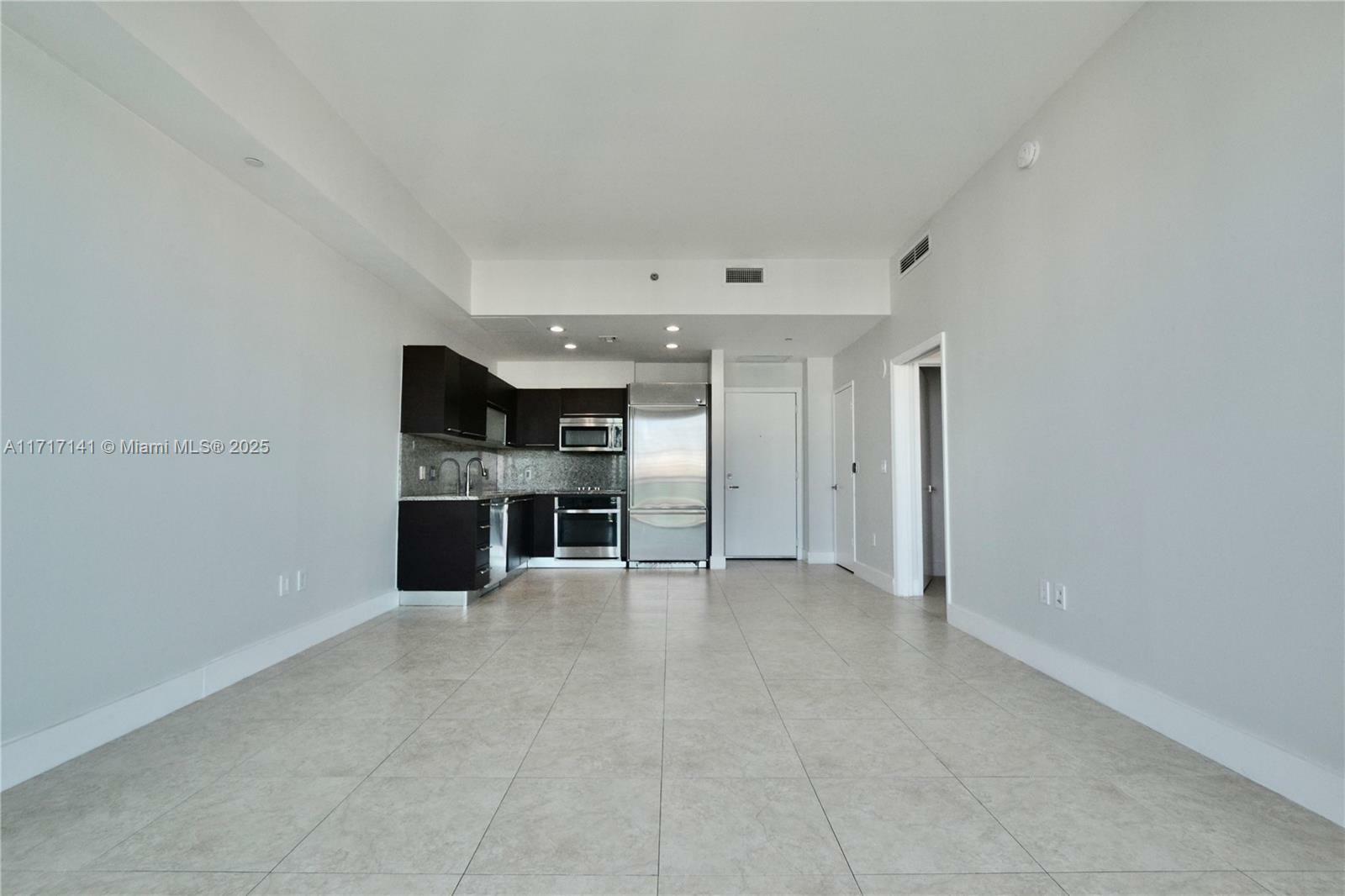 Property Photo:  950 Brickell Bay Dr 5008  FL 33131 