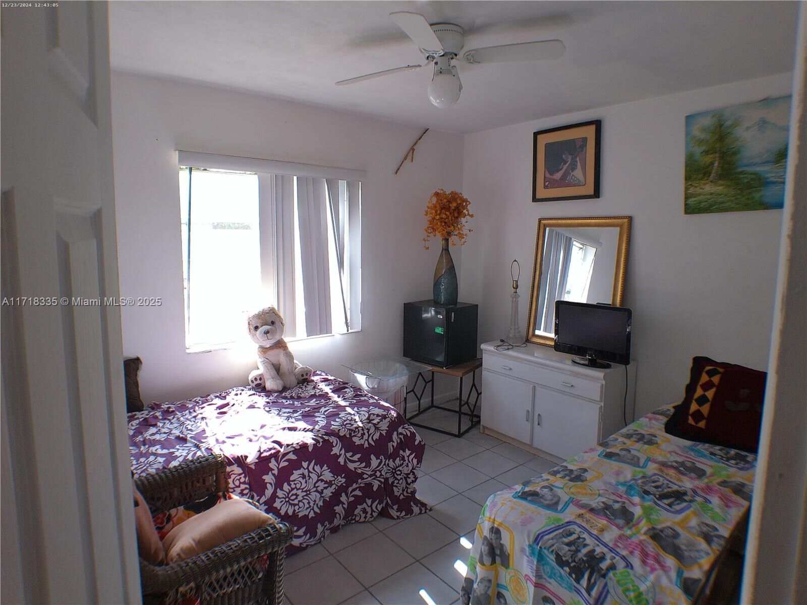 Property Photo: 705 NE 165th St Bed1 FL 33162