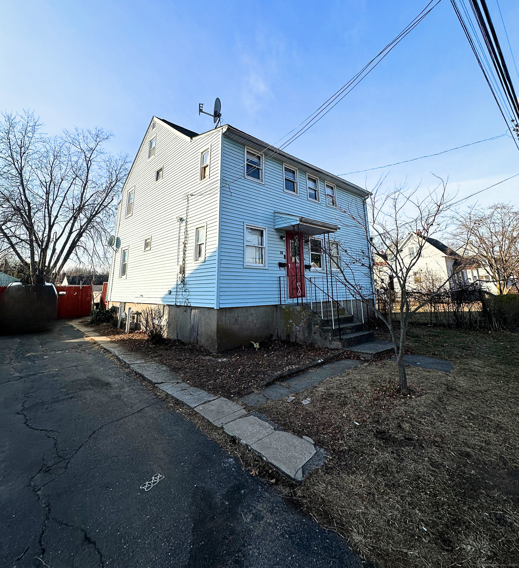 Property Photo:  67 Laurel Street  CT 06108 