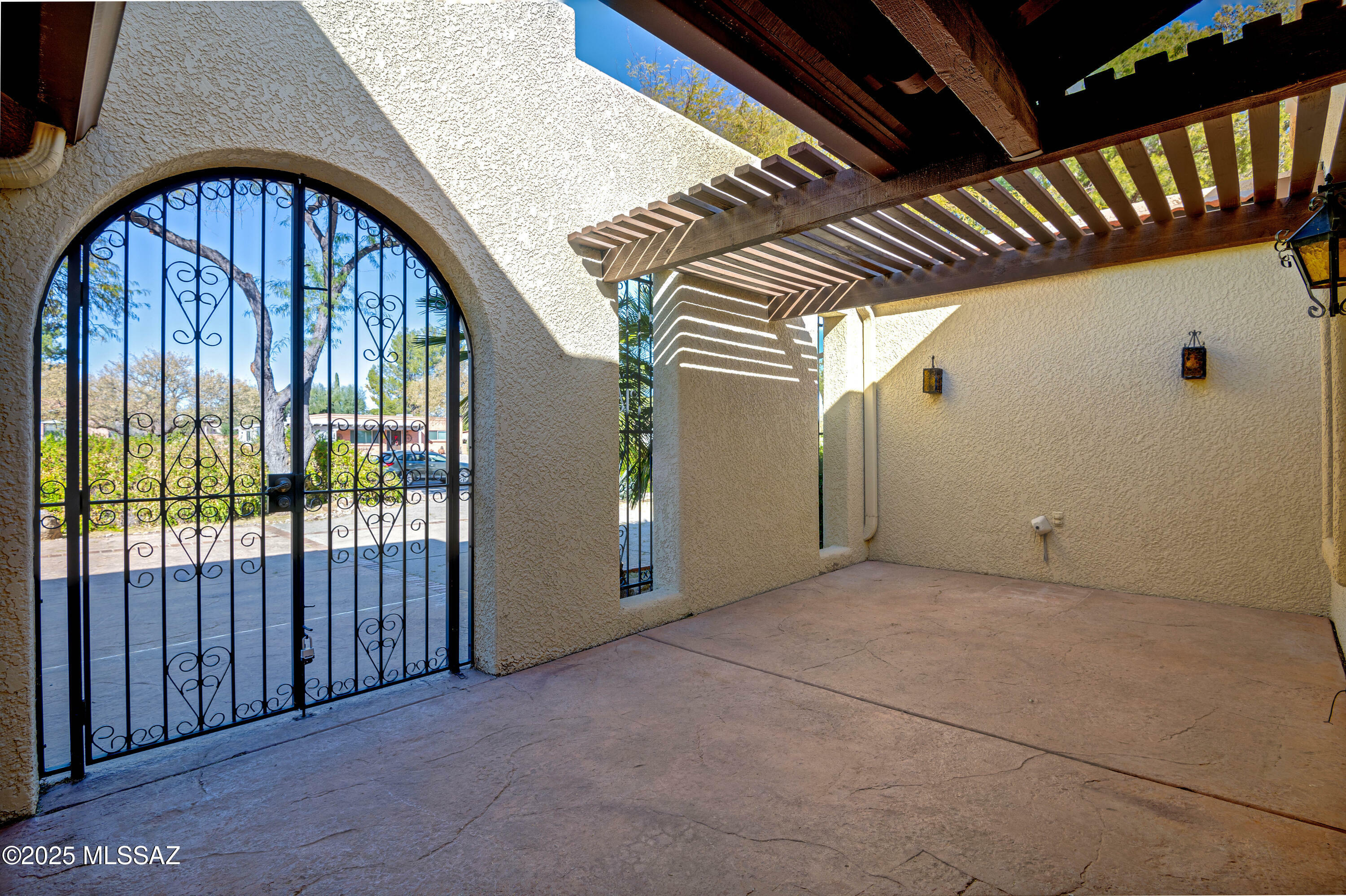 Property Photo:  1505 S Abrego Drive  AZ 85614 