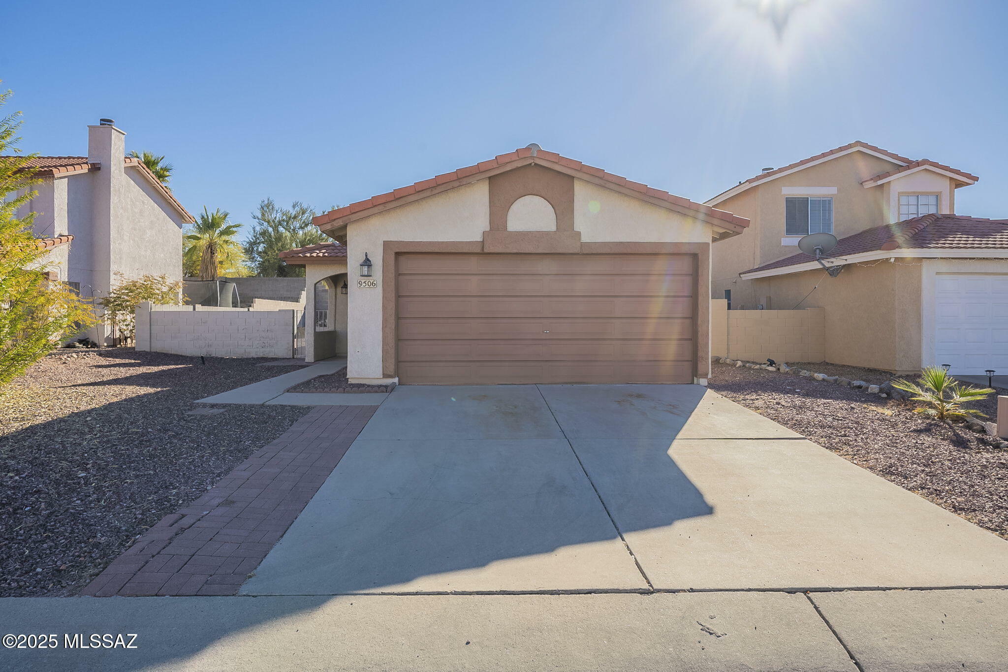 Property Photo:  9506 N Albatross Drive  AZ 85742 