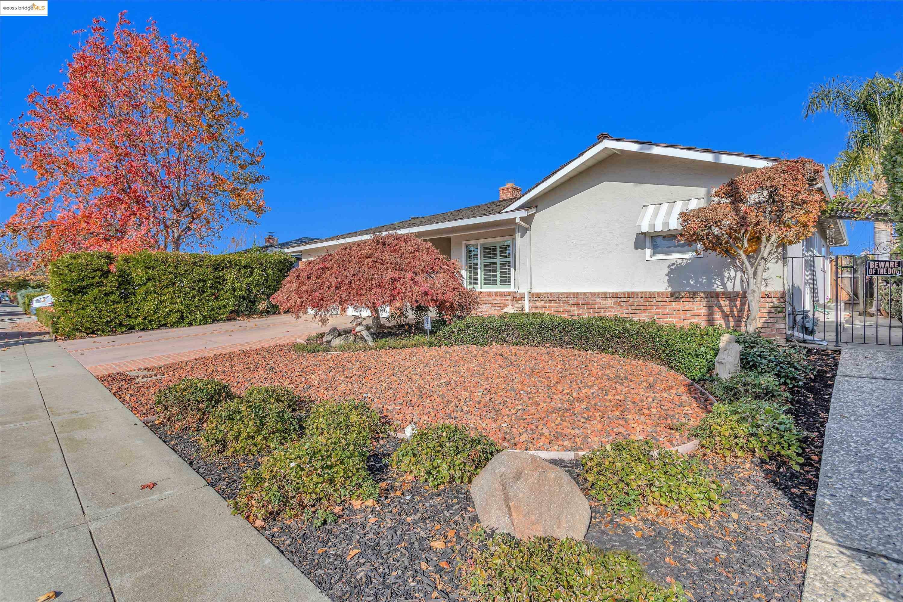 Property Photo:  840 Sevely Dr  CA 94041 