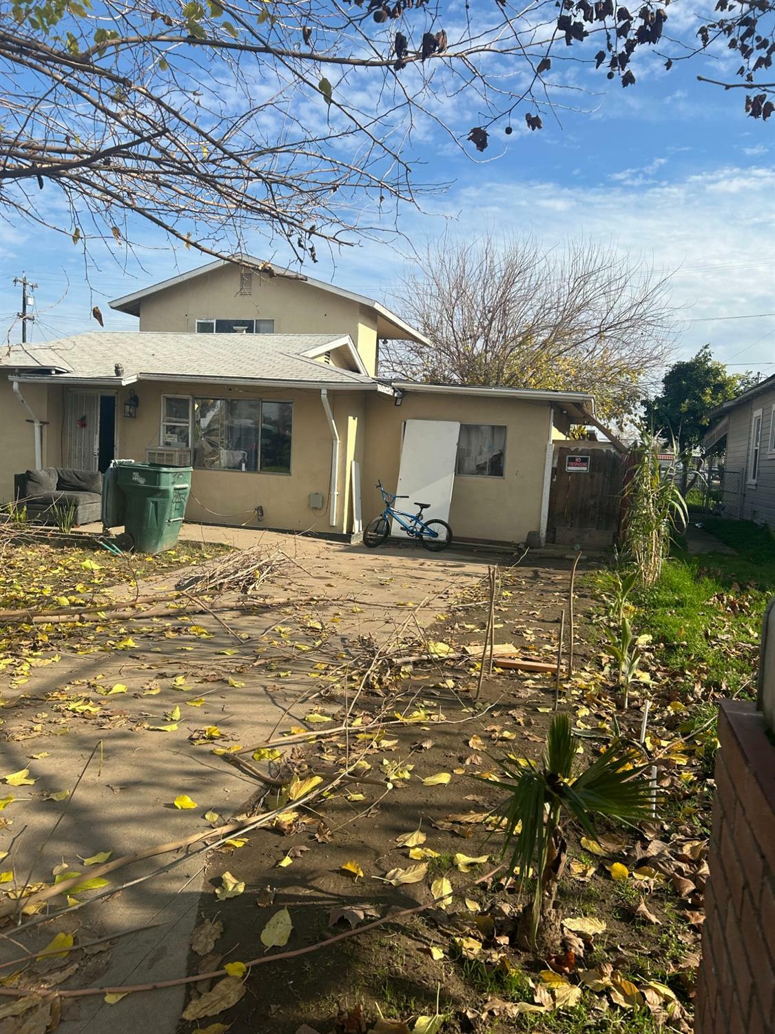 Property Photo:  817 Sierra Street  CA 93638 