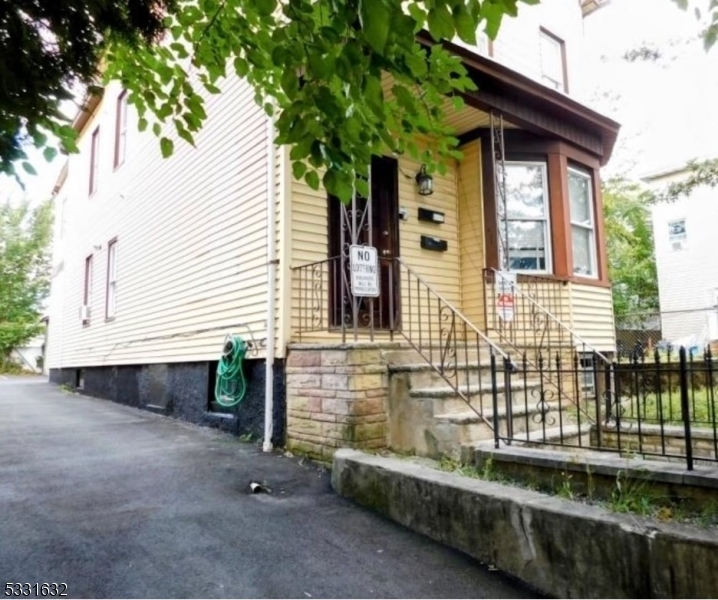 Property Photo:  1089 Anna St  NJ 07201 