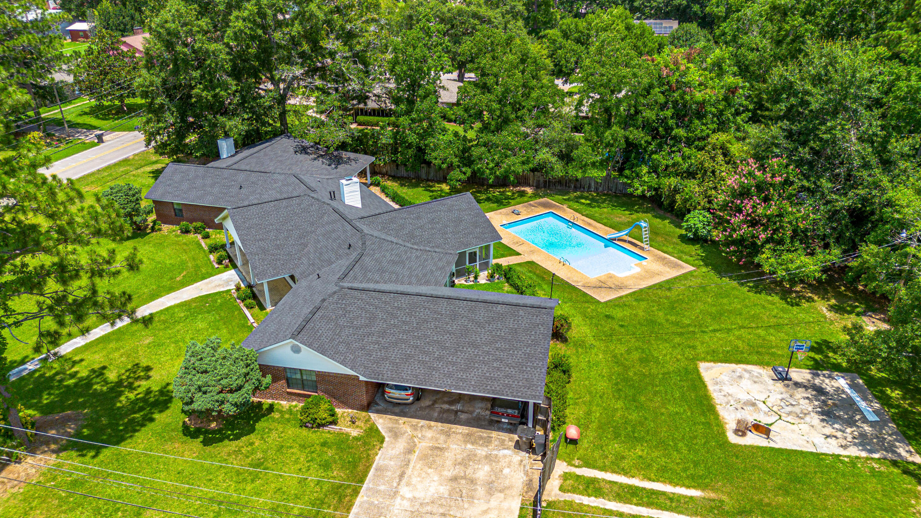 Property Photo: 514 Cox Ave MS 39402