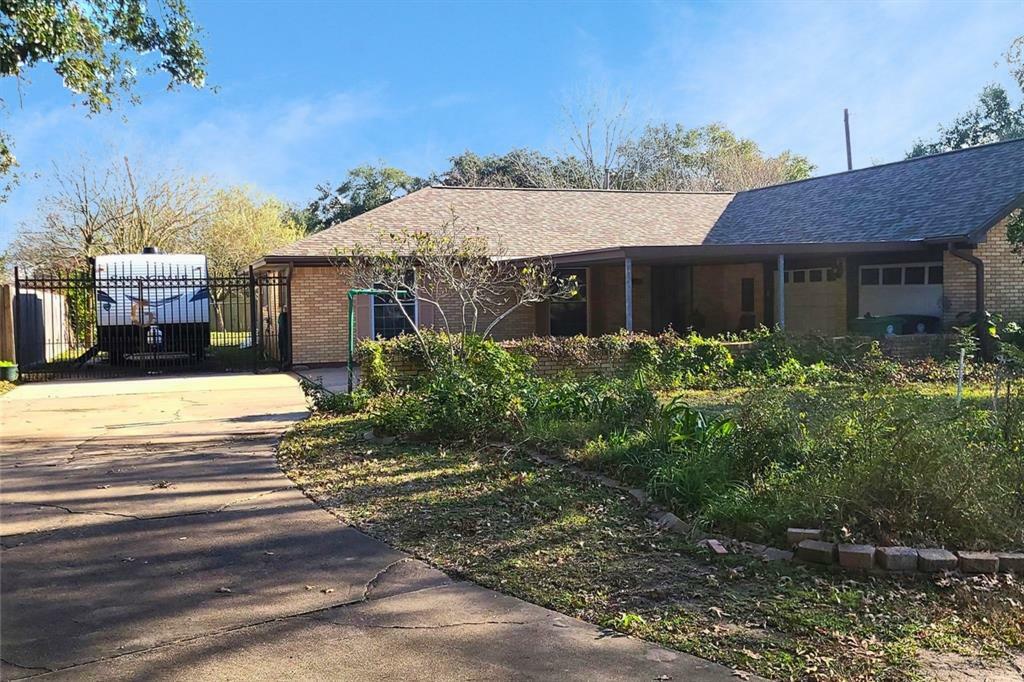 Property Photo:  9814 Rambling Trail  TX 77089 