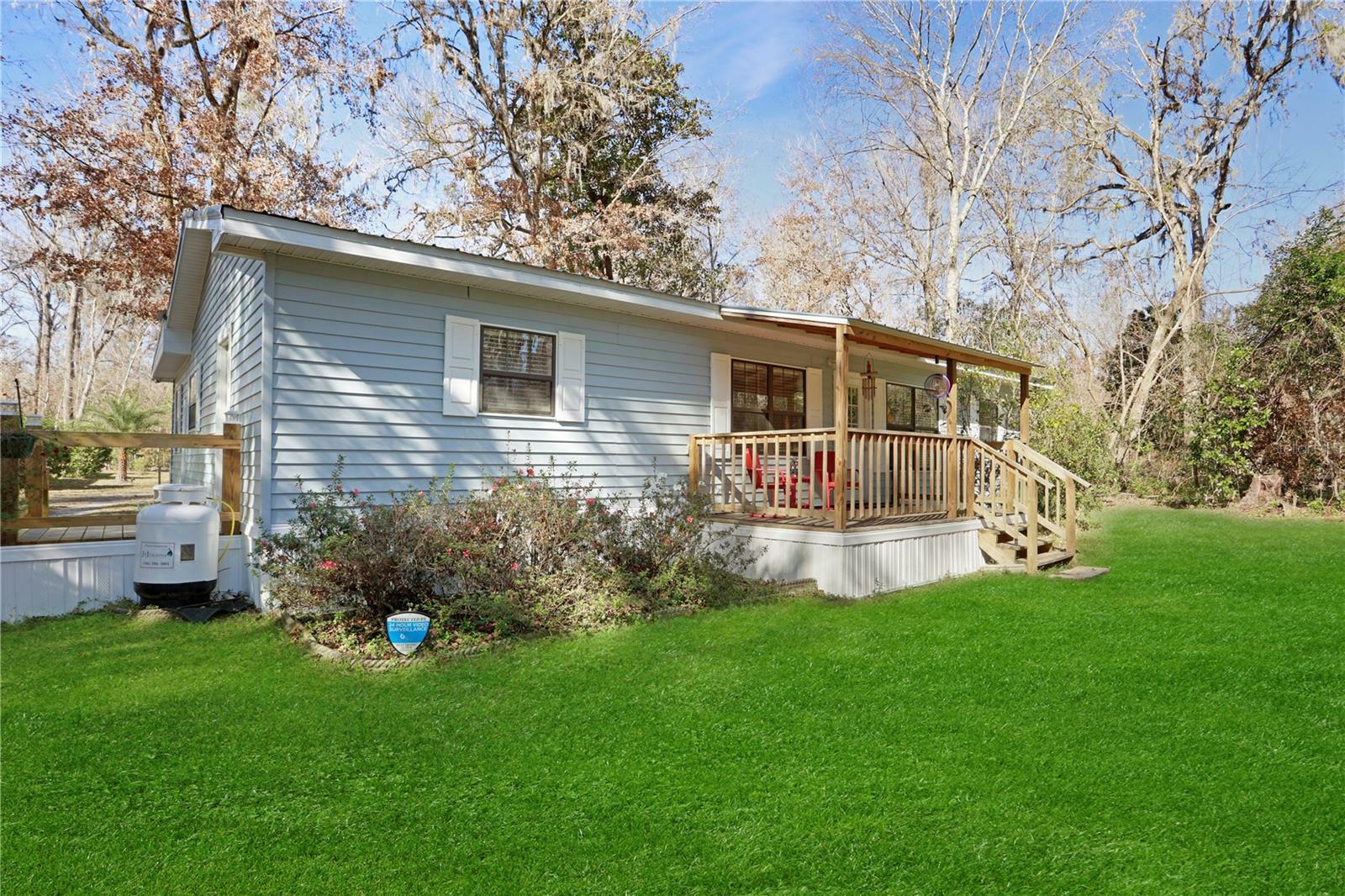 Property Photo: 696 SW Washington Avenue FL 32038