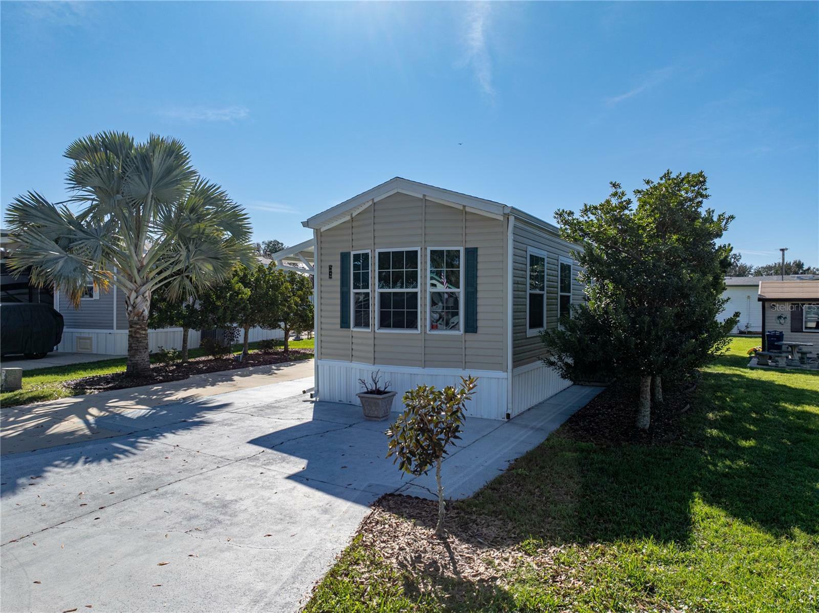 Property Photo:  5049 Shore Line Drive  FL 33868 