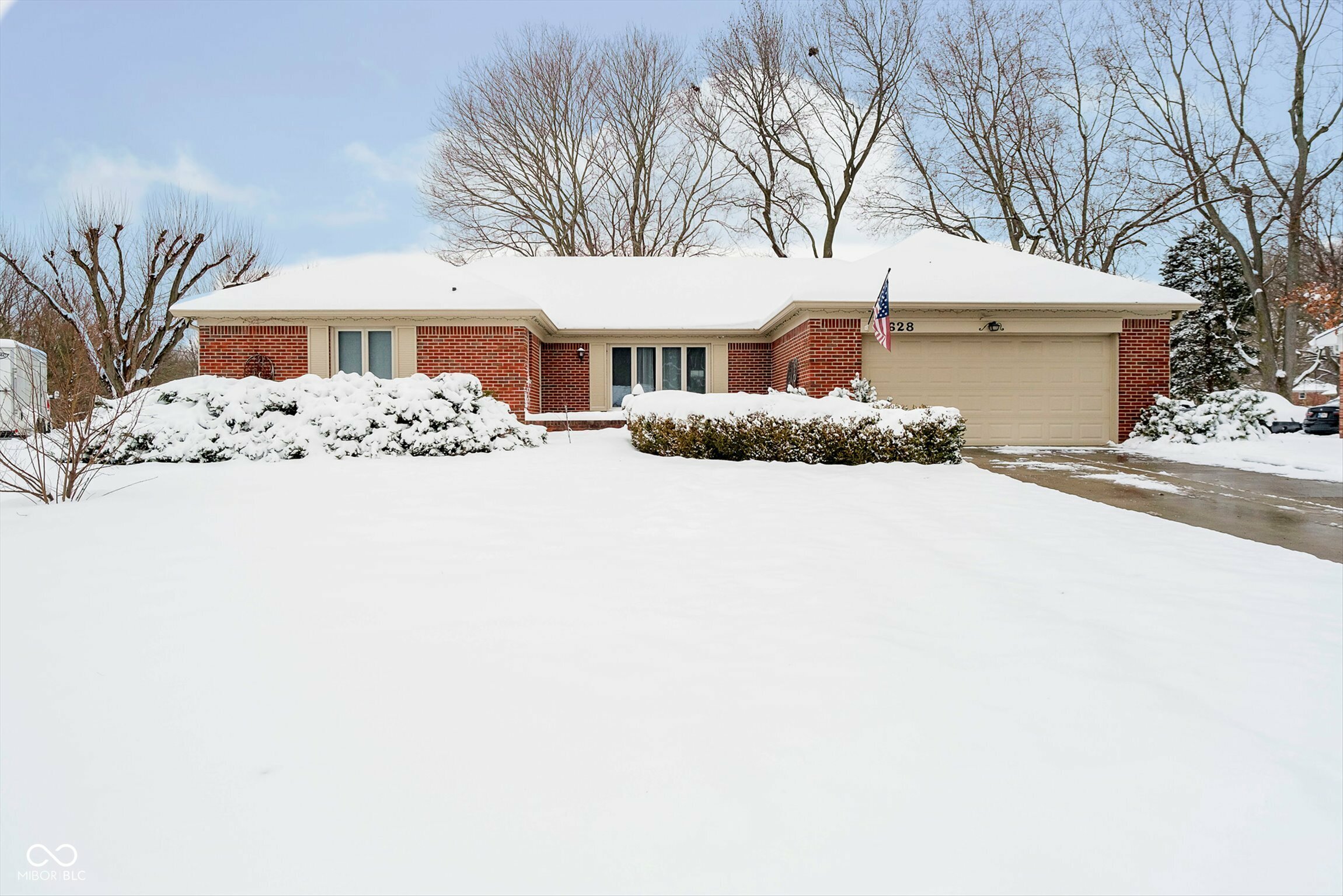 Property Photo:  628 Folcroft Court  IN 46234 