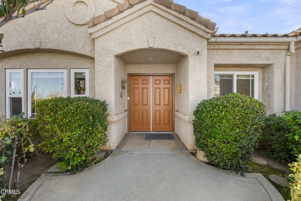 Property Photo:  7252 Sandpiper Drive  CA 93536 