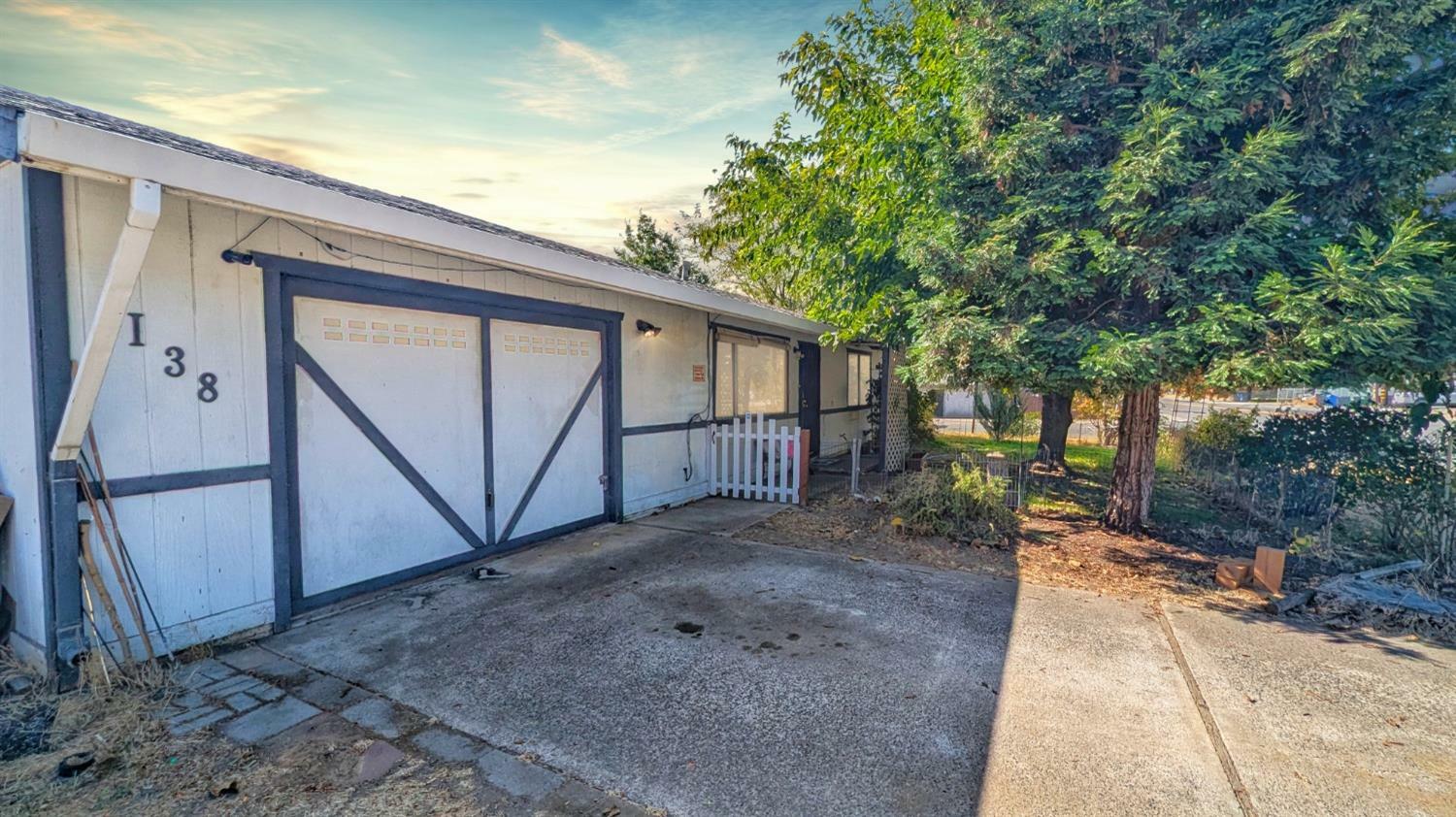 Property Photo:  138 E Daphne Street  CA 95252 