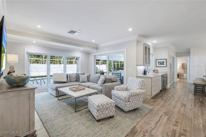 Property Photo: 655 Park Shore Drive FL 34103