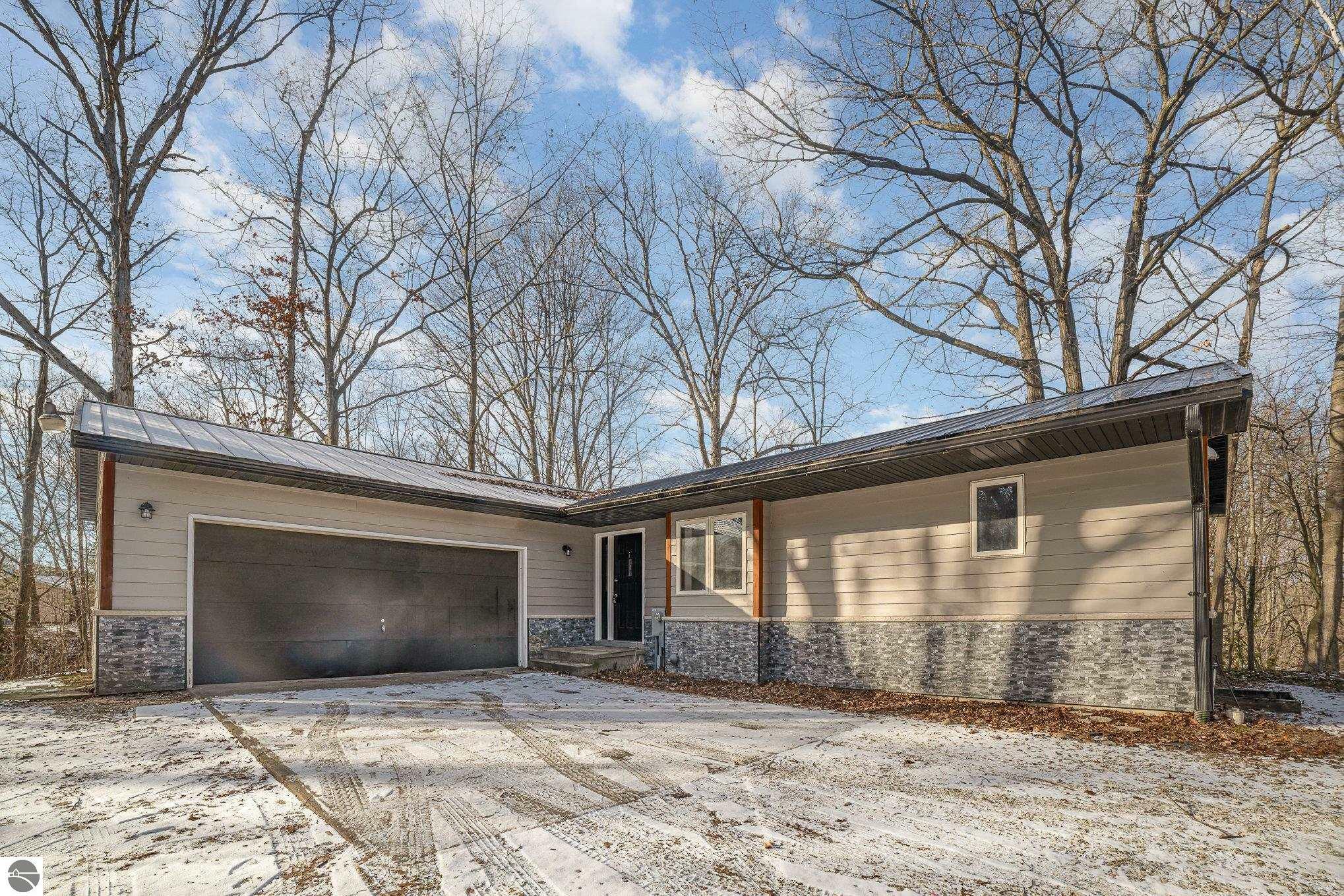 Property Photo:  8355 Chippewa Trail  MI 48858 