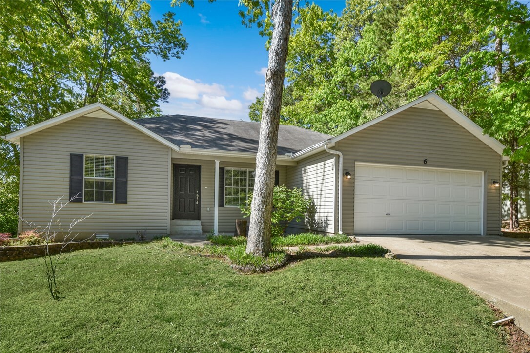 Property Photo: 6 Newlyn Lane AR 72714