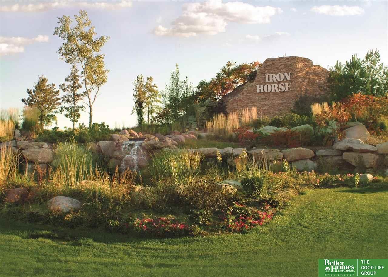 Property Photo: 1320 Quarry Circle 3R4 NE 68003