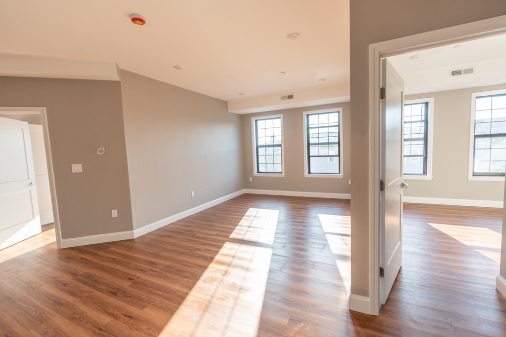 Property Photo:  13 Nahant Street 2F  MA 01904 