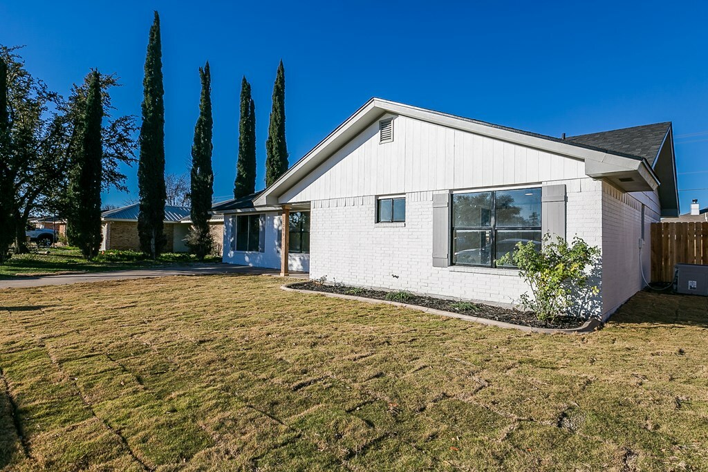 Property Photo:  1309 Gregory Dr  TX 76905 