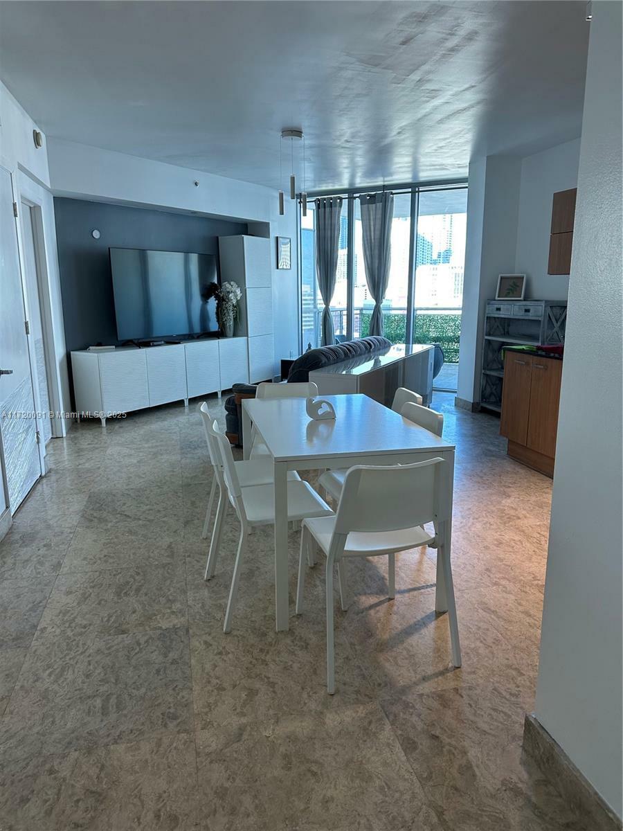 Property Photo:  350 S Miami Ave 1807  FL 33130 