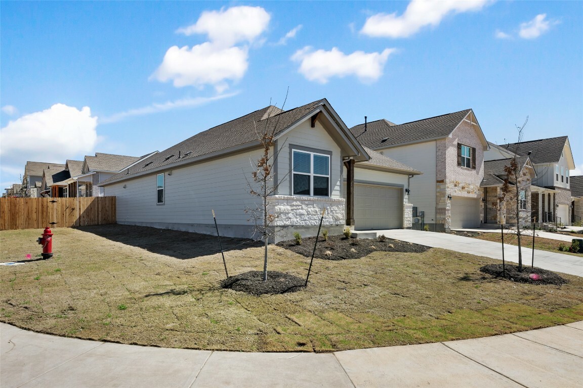 Property Photo: 176 Wrangell Way TX 78620