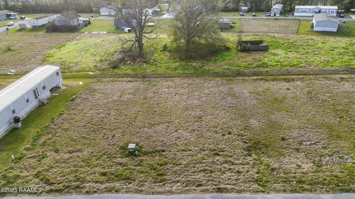 Property Photo: 207 Laurelwood Drive LA 70501