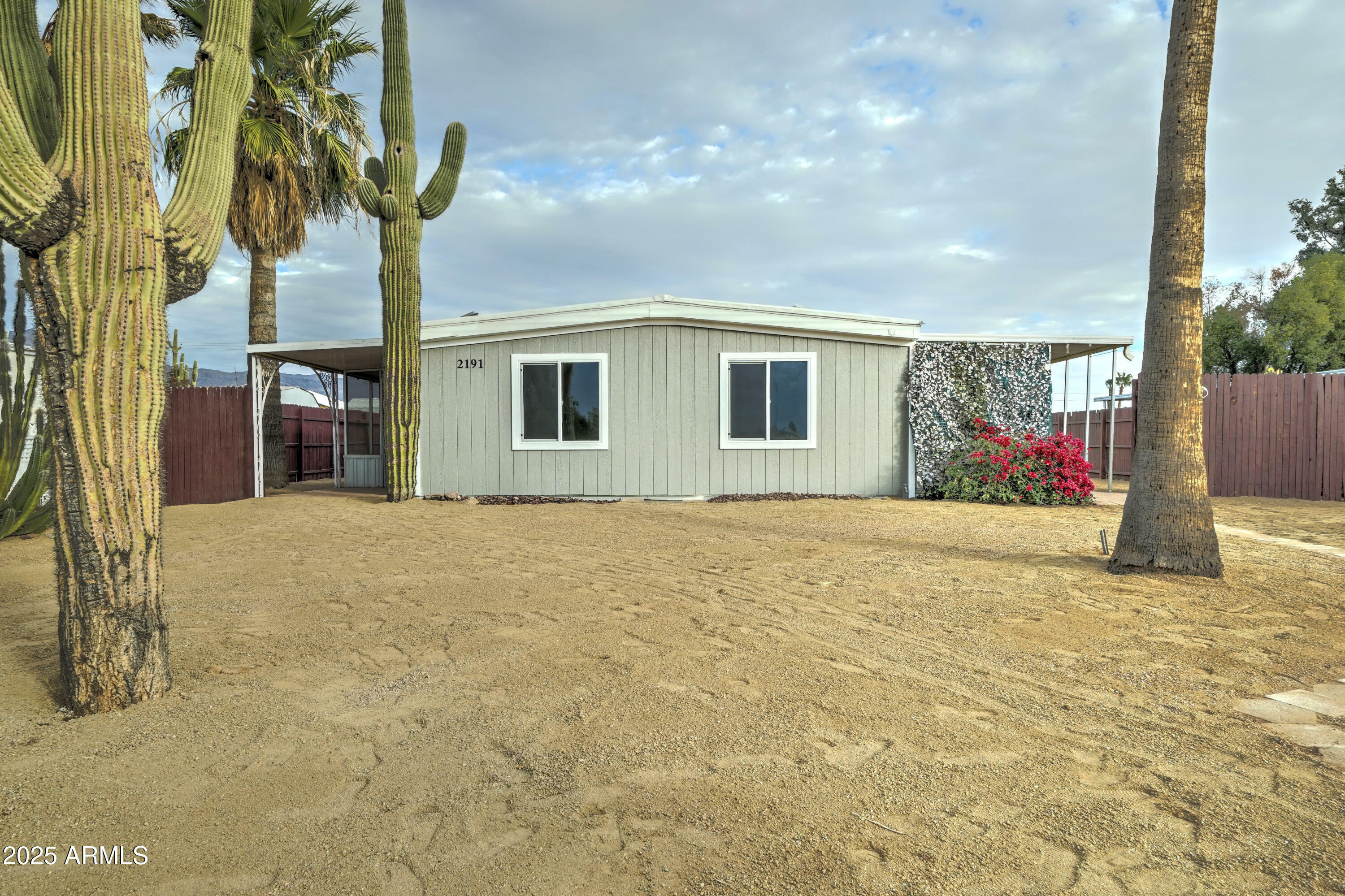 Property Photo:  2191 S Descanso Road  AZ 85119 