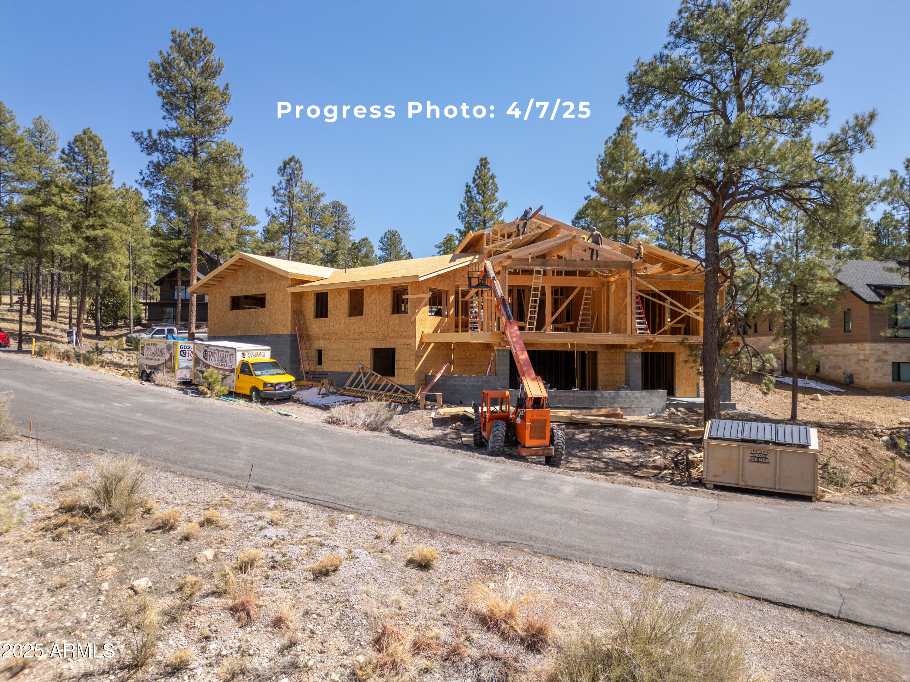 Property Photo: 3425 S Las Colinas Court AZ 86005
