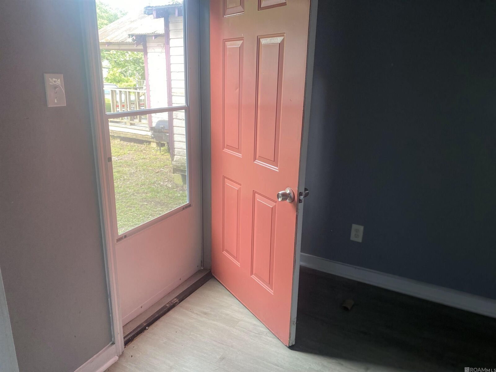 Property Photo:  419 W Bluebird St  LA 70737 