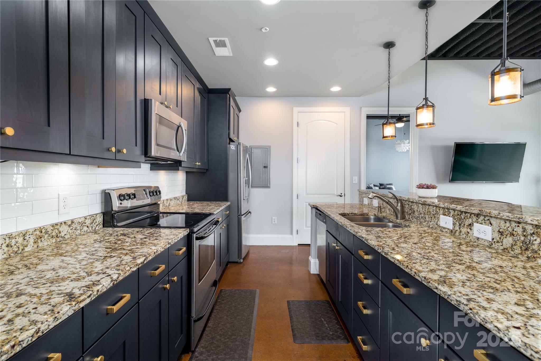 Property Photo: 2338 Yadkin Avenue 505 NC 28205