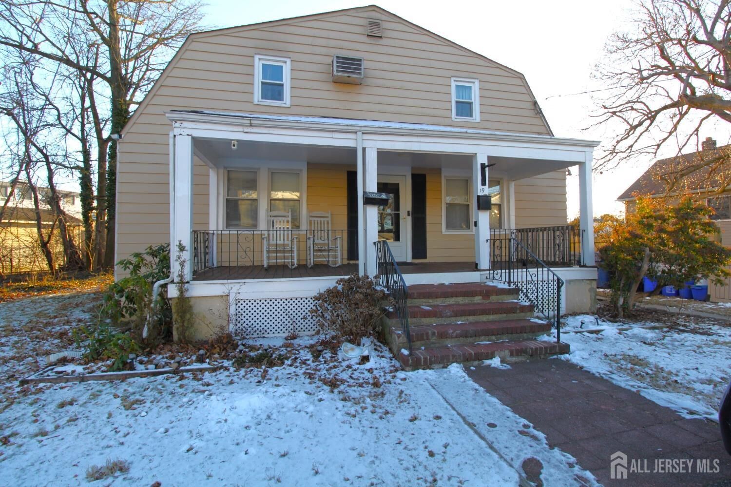 Property Photo:  19 Jefferson Avenue A  NJ 08850 