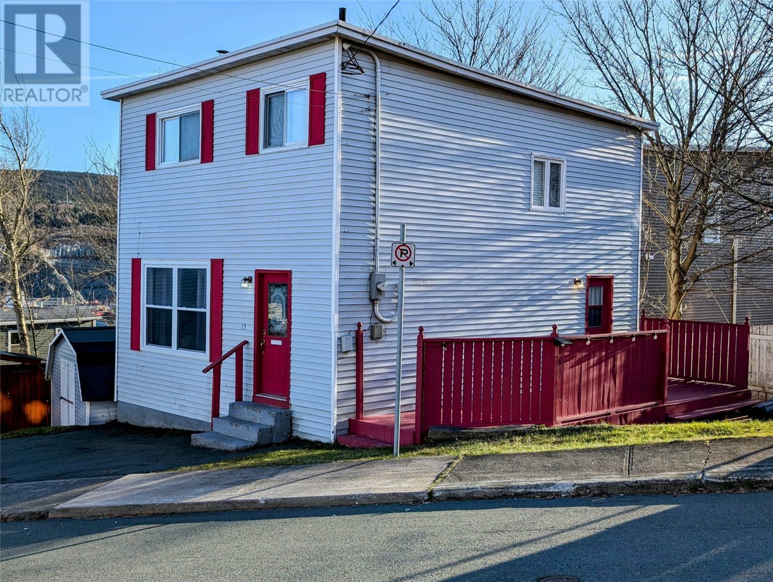 Photo de la propriété:  15 Barters Hill Place  NL A1C 4K5 