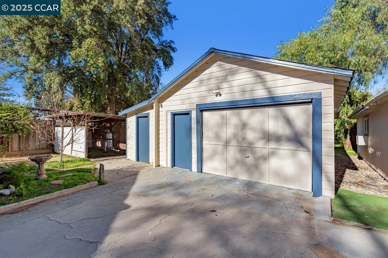 Property Photo:  2875 Concord Blvd  CA 94519 