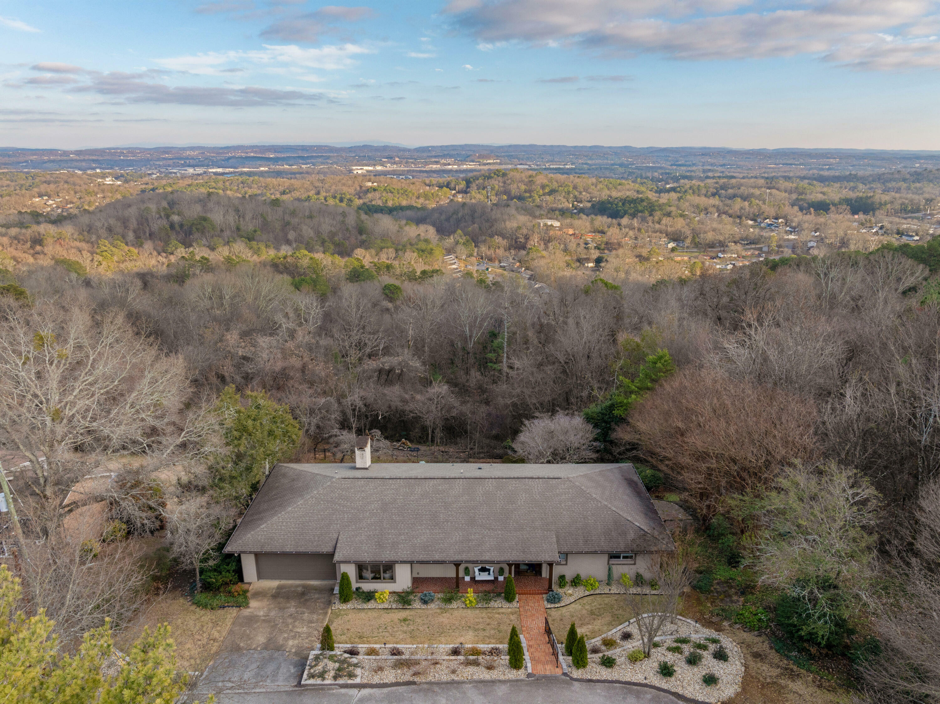 Property Photo: 540 N Crest Court TN 37404