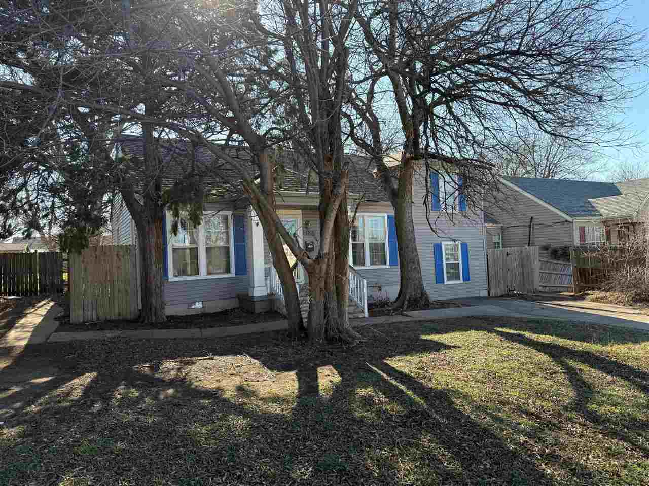 Property Photo:  1726 NW Ash Ave  OK 73501 