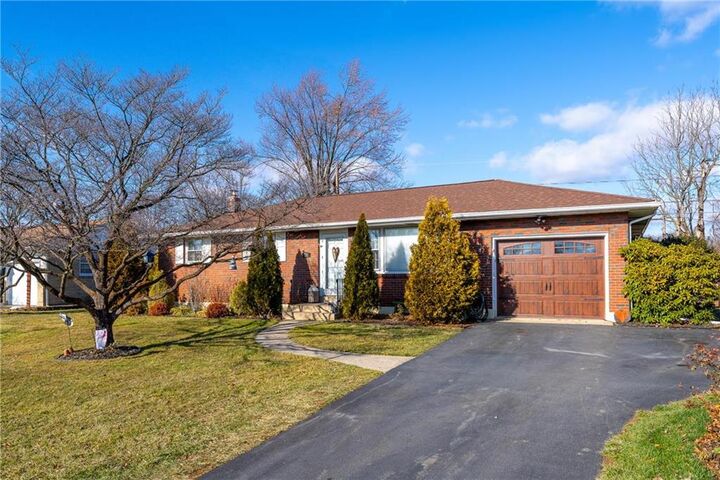 70 Colonial Road  Hanover Twp PA 18109 photo