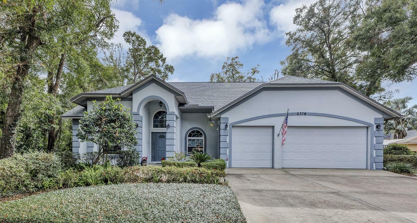 Property Photo: 2376 Park Village Place FL 32712