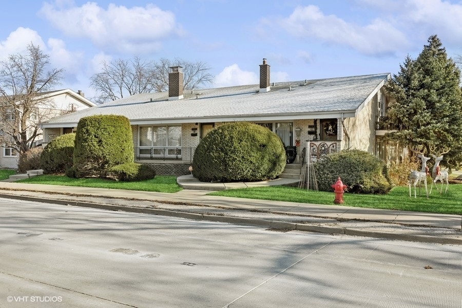 1245 S Mannheim Road  Westchester IL 60154 photo