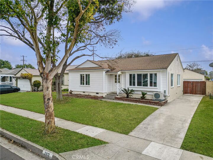 Property Photo:  2812 Denmead Street  CA 90712 