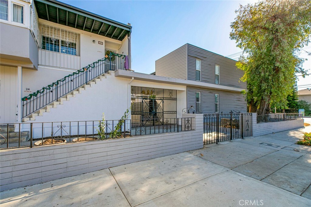 Property Photo:  6000 Coldwater Canyon Ave 18  CA 91606 