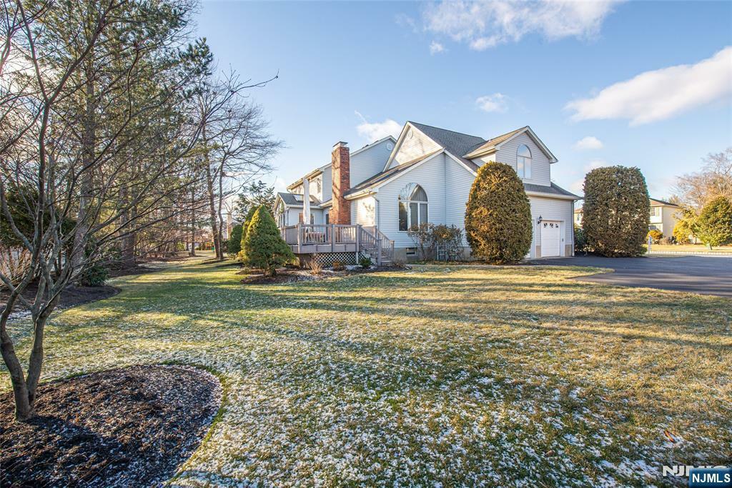 Property Photo:  7 Brentwood Court  NJ 07470 