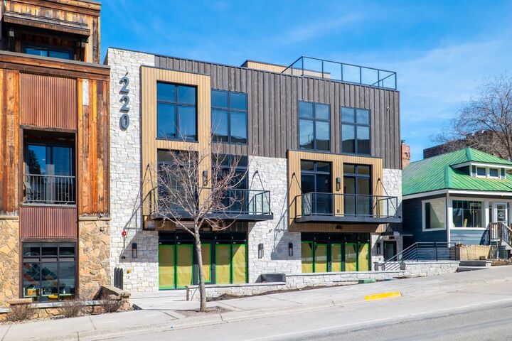 Property Photo:  220 E 2nd Street 202  MT 59937 