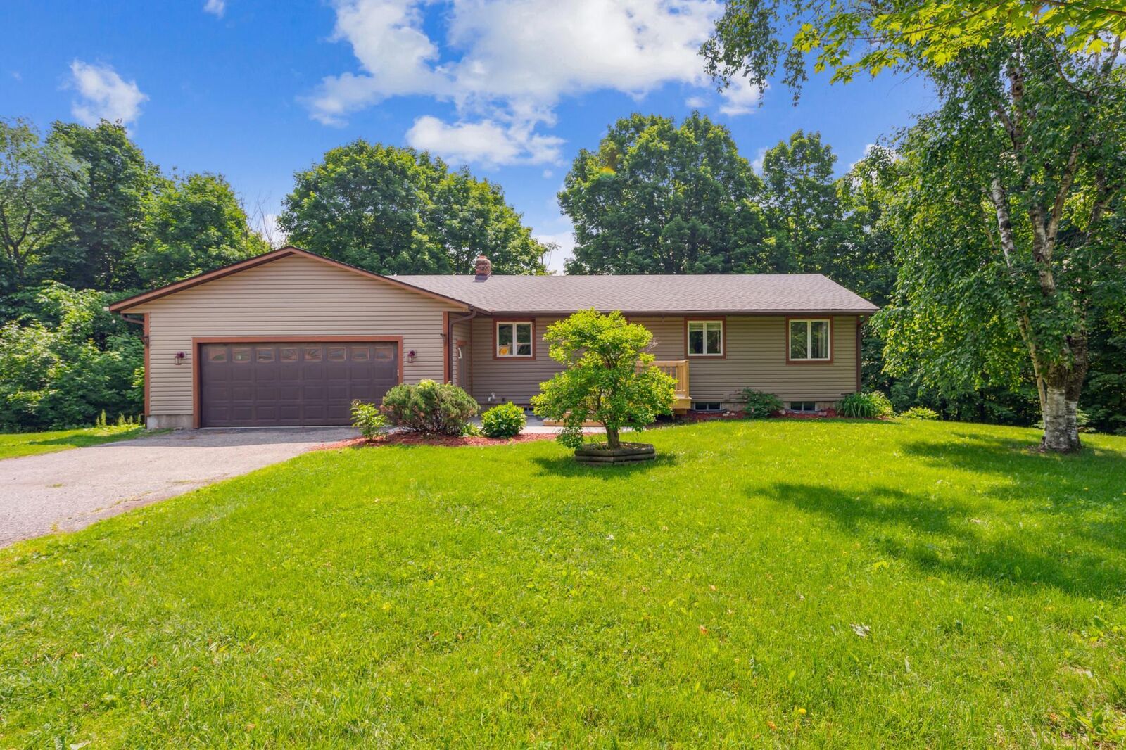 Property Photo:  67 Emerson Valley Drive  WI 54022 