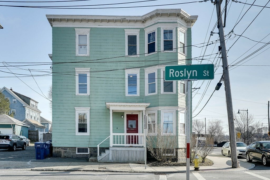 Property Photo:  47 Roslyn Street 2  MA 01970 