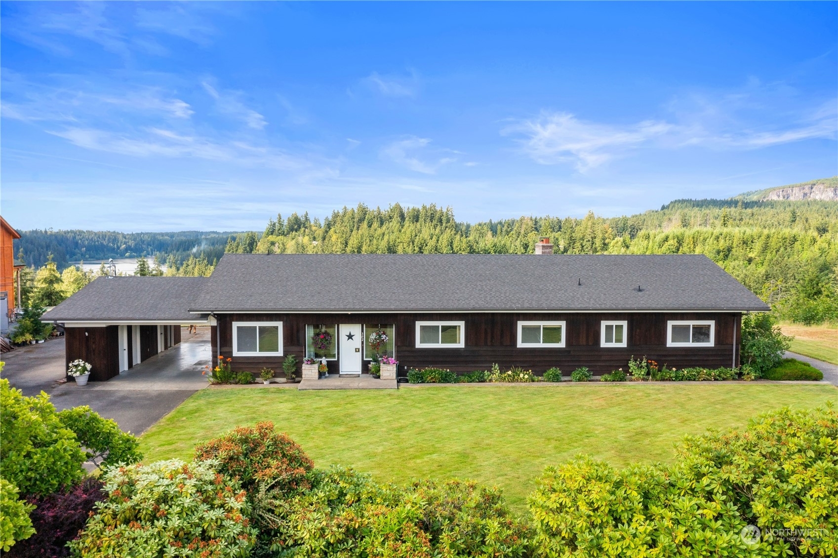 Property Photo:  302  Ridge Road W  WA 98328 